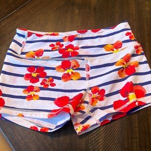 Savage barbell floral shorts - size small